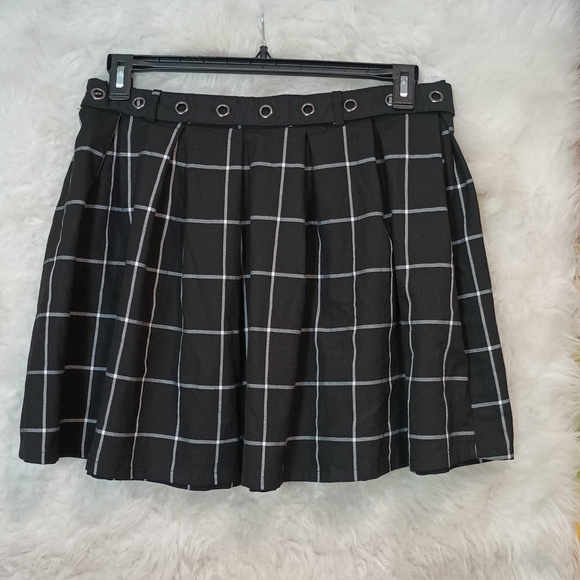 Hot Topic Black Plaid Skirt With Belt Size XL - Picture 6 of 7